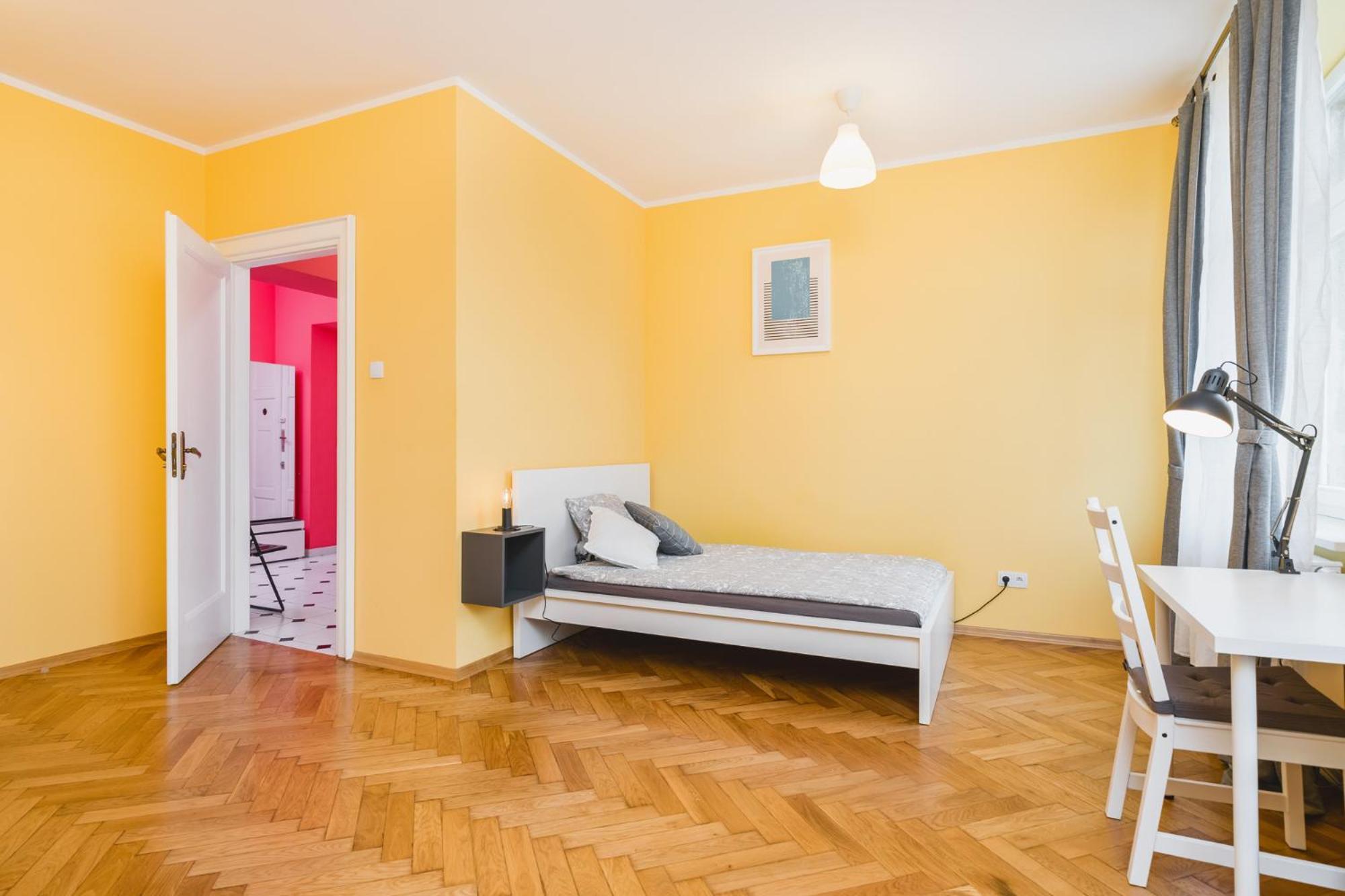 Modern Urban Escape - Old Town Apartment - By Upstairs Краков Экстерьер фото